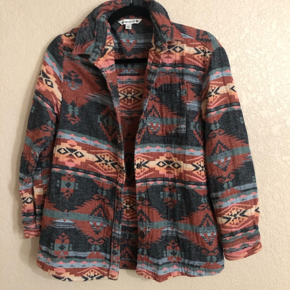 Mountain and Isles womens size small Aztec jacket